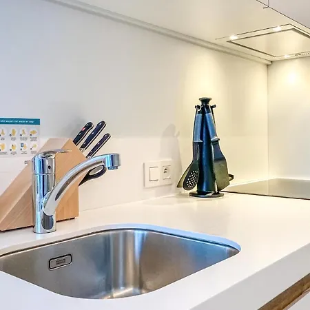 Awesome In With Wifi 아파트